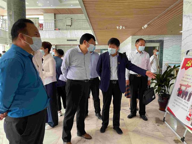 1632909446913355.jpg 参观22.jpg